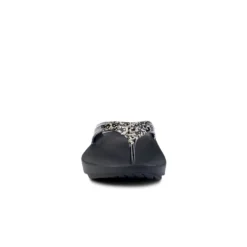 'OOFOS' Women's OOlala Thong Limited Edition - Black / Champagne Pop -Shoes Shop 1403BLKCHMPGNE shot3 1024x1024@2x