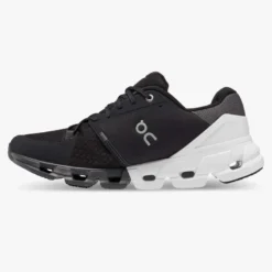 'On Running' Men's Cloudflyer 4 - Black / White -Shoes Shop 71.98677 cloudflyer 4 fw22 black white m g4 1024x1024@2x